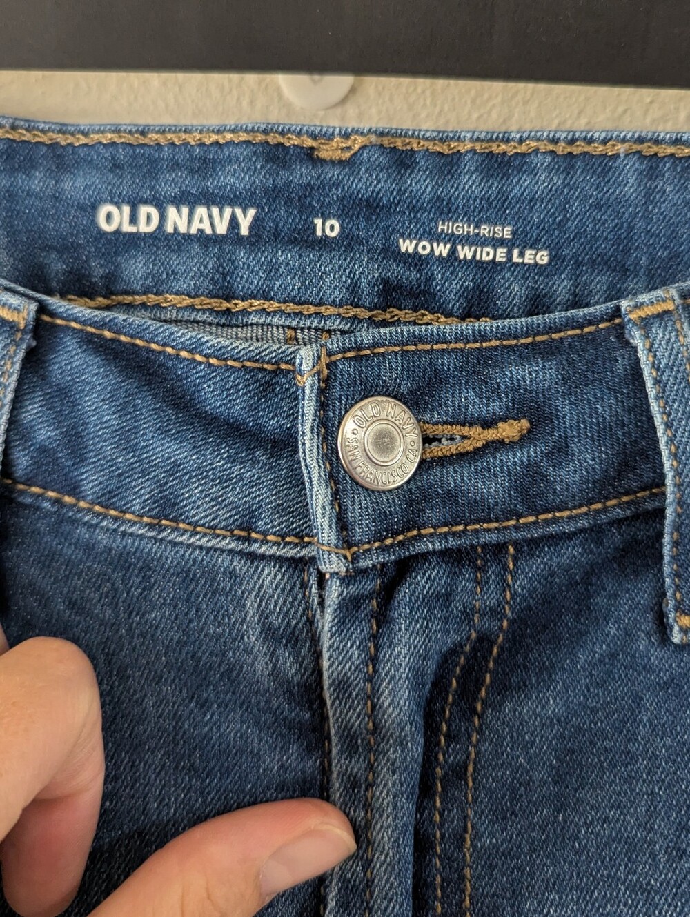 Old Navy Wow Wide Leg Jeans - Picture 6 of 9
